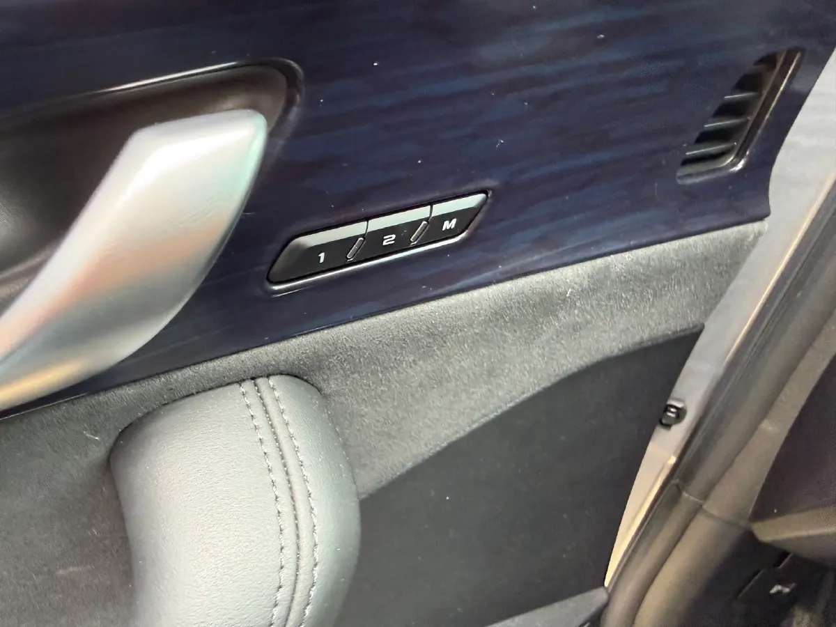 2023 Geely Monjaro 2.0T 238HP L4 8AT,autocango,china used car exporter,china ev exporter,chinese used car exporter,chinese used ev exporter