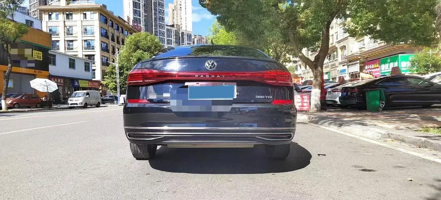 2022 VOLKSWAGEN PASSAT thumbnail 4