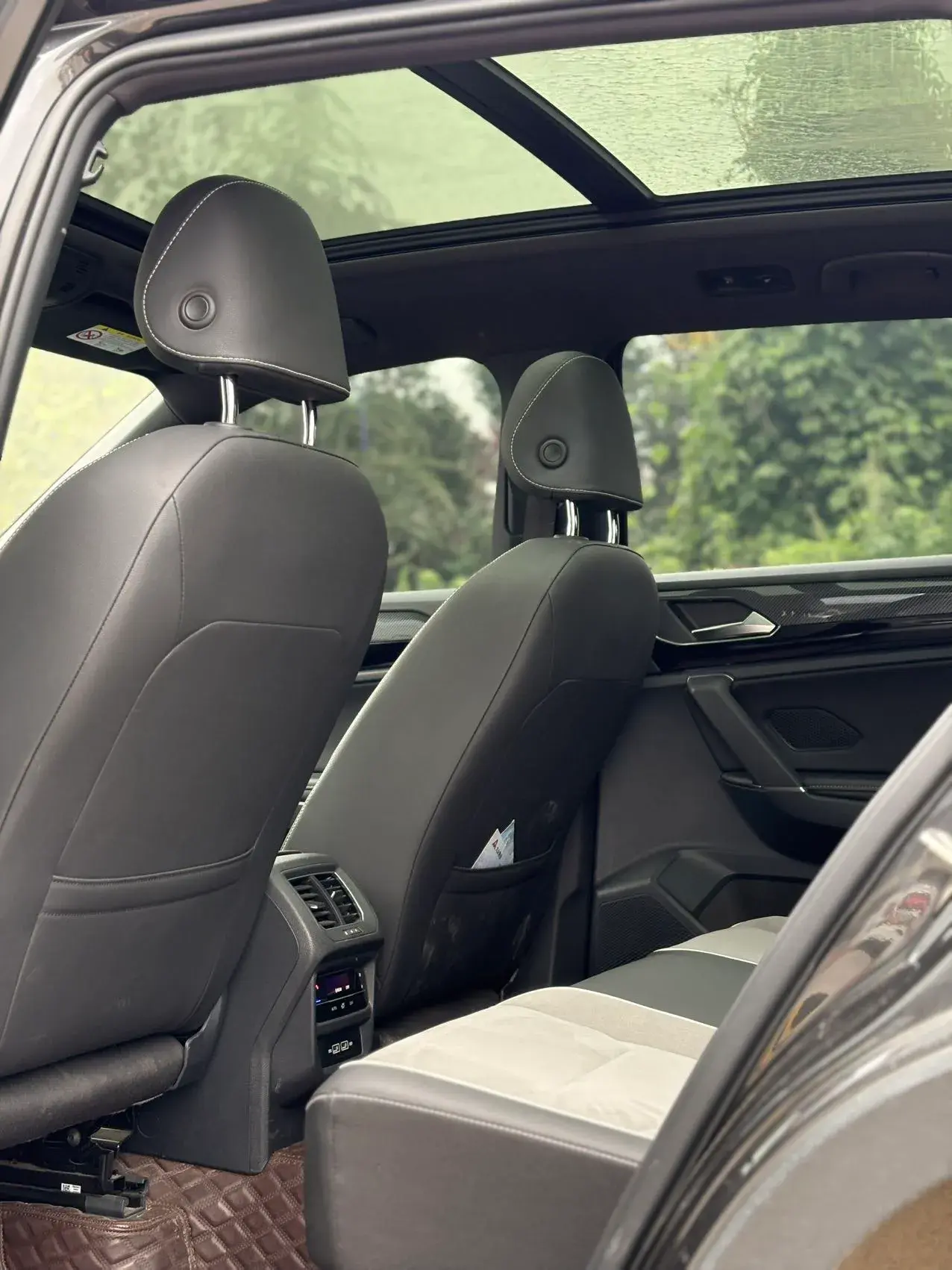 2021 VOLKSWAGEN TAYRON thumbnail 3