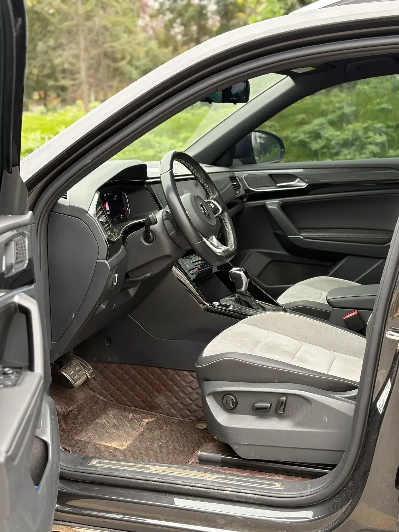 2021 VOLKSWAGEN TAYRON thumbnail 2