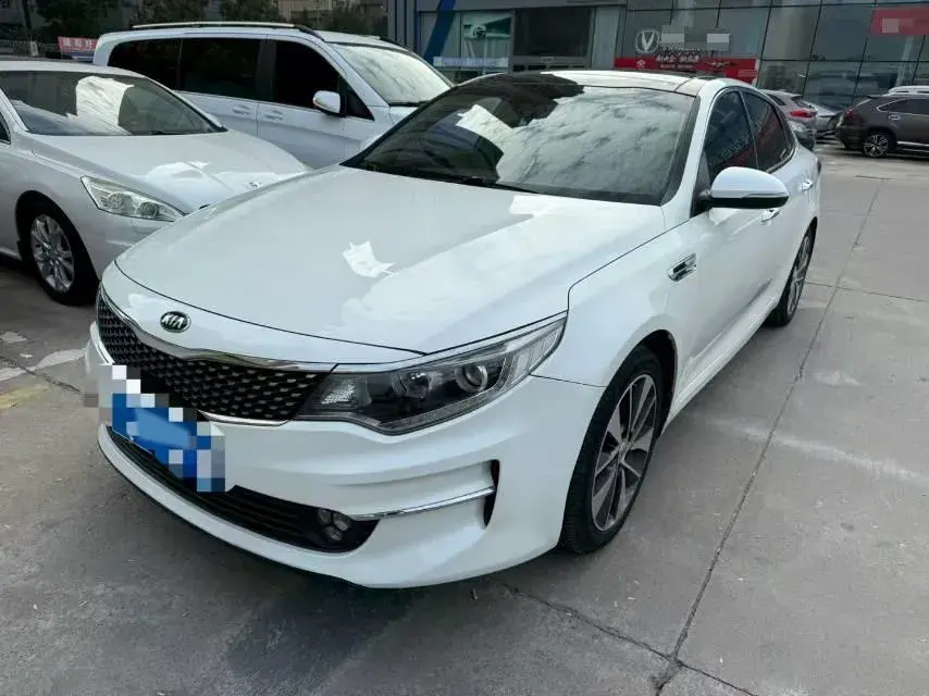 2016 KIA K5 view 1
