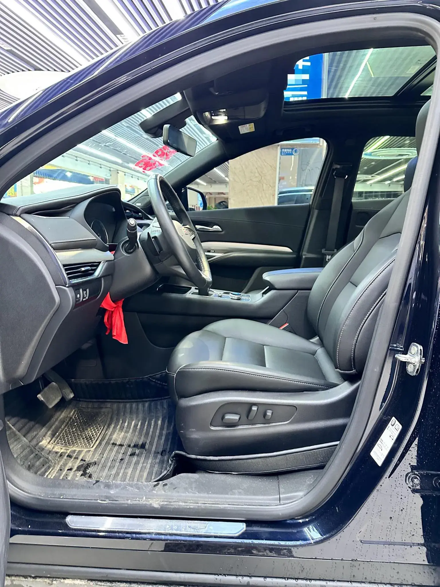 2023 CADILLAC XT4 thumbnail 3