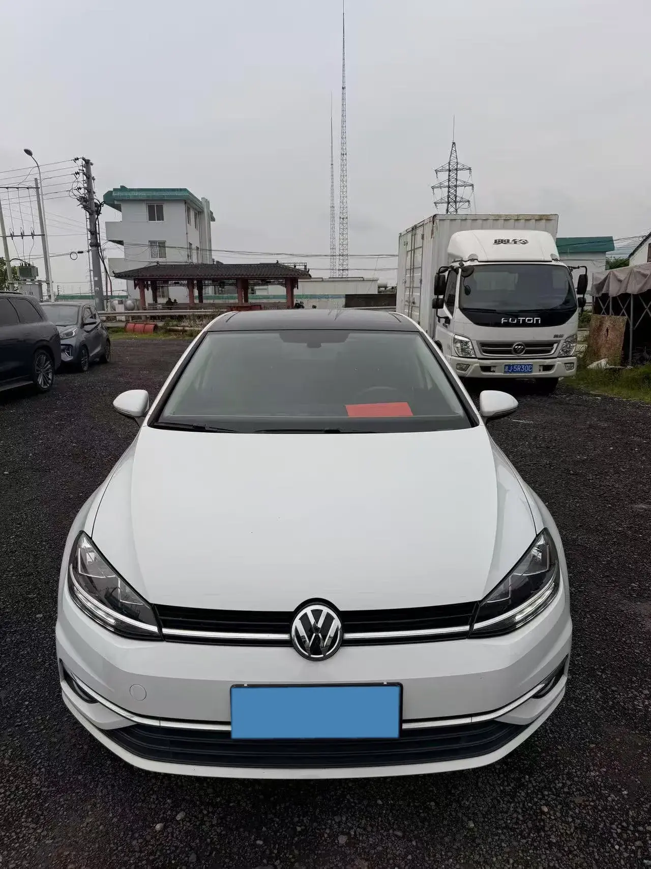 2018 VOLKSWAGEN GOLF thumbnail 3