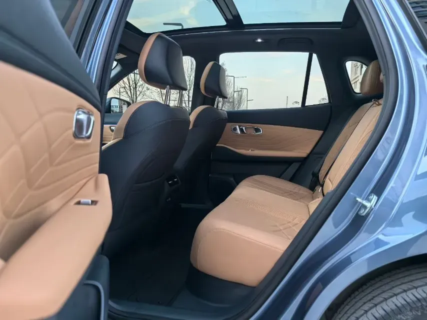 2025 Geely Galaxy L6 1.5L 112HP L4 1DHT PHEV 19.09KWH,autocango,china used car exporter,china ev exporter,chinese used car exporter,chinese used ev exporter