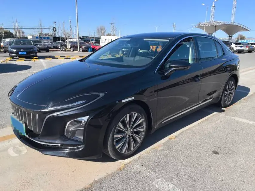 2024 HONGQI E-QM5 view 1