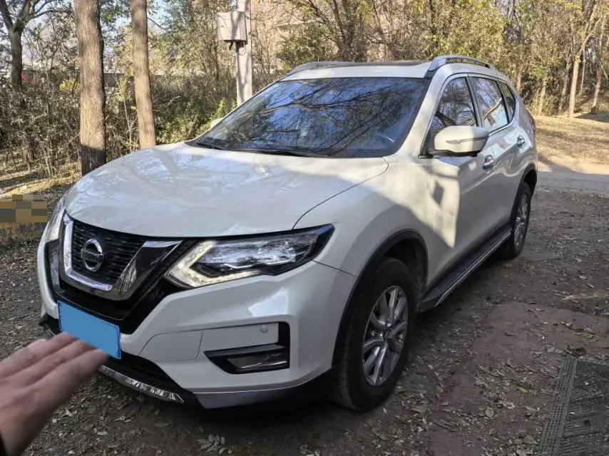 2021 NISSAN X-TRAIL view 1