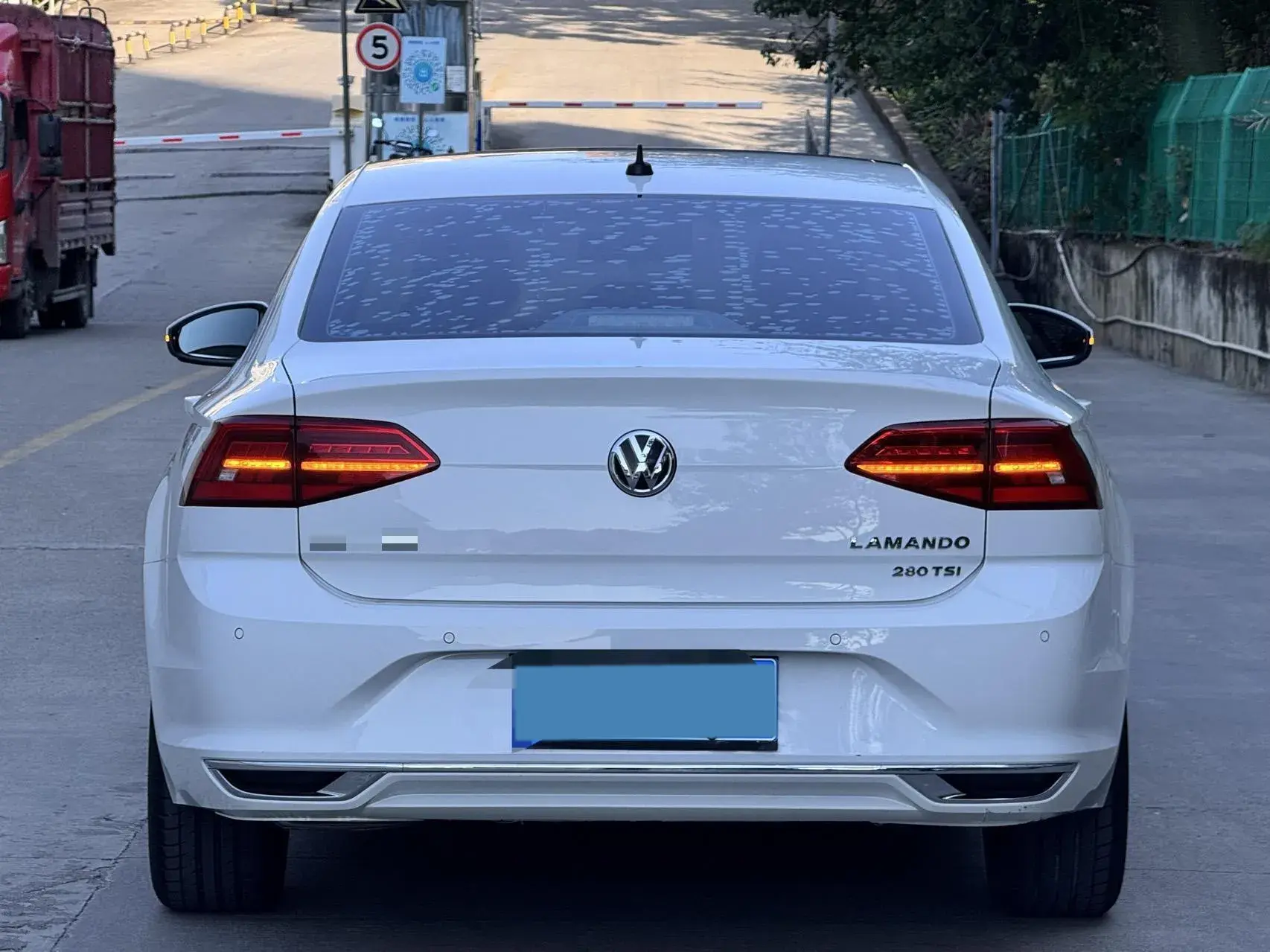 2019 VOLKSWAGEN LAMANDO thumbnail 4