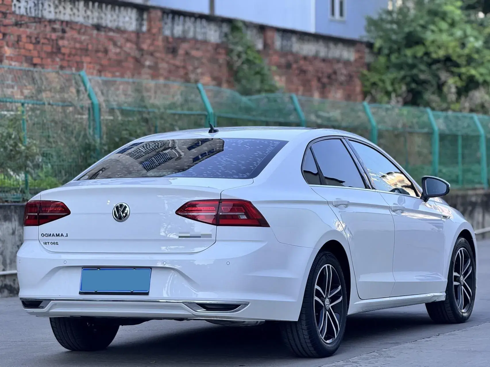 2019 VOLKSWAGEN LAMANDO thumbnail 3