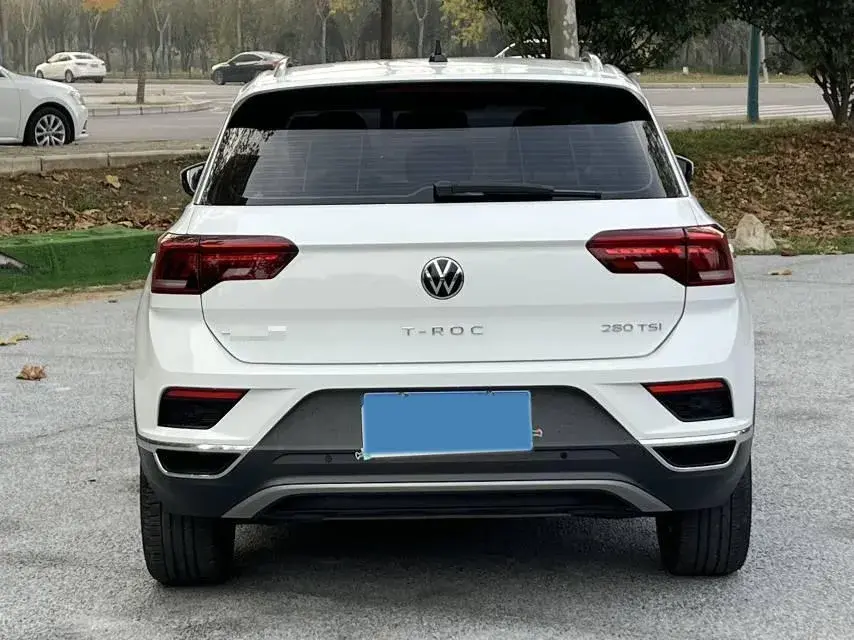 2022 VOLKSWAGEN T-ROC thumbnail 4