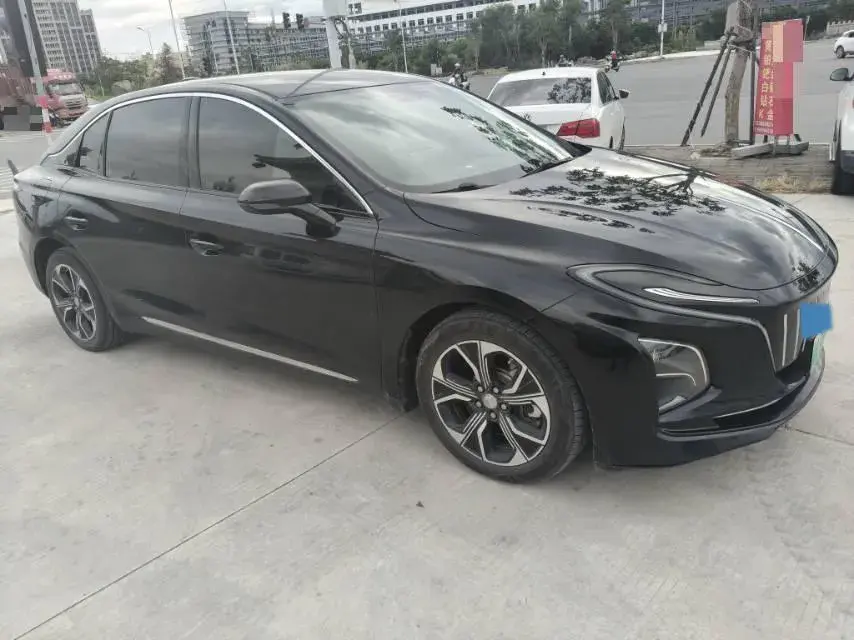 2022 HONGQI E-QM5 thumbnail 2
