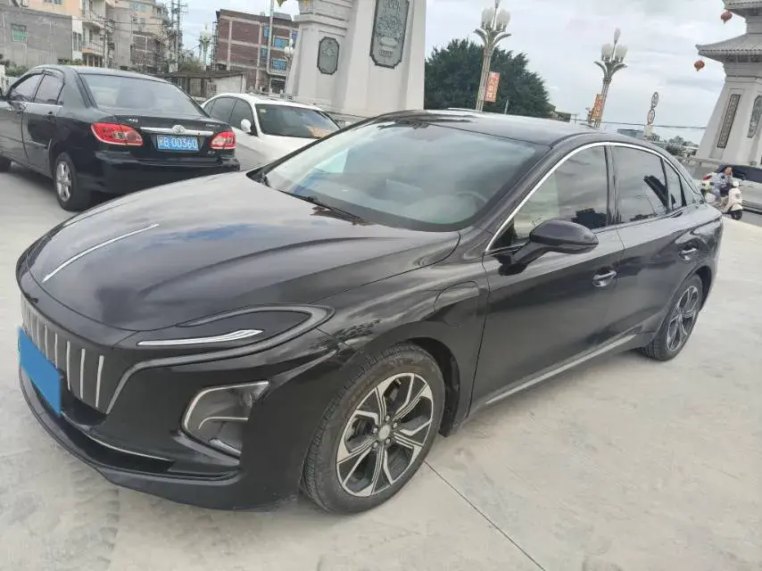 2022 HONGQI E-QM5 view 1