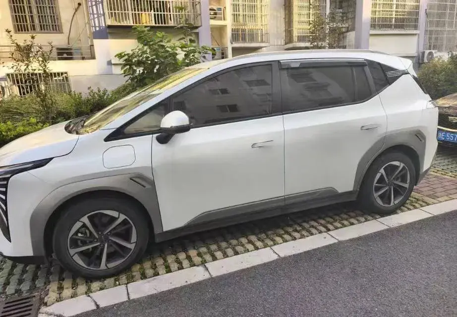 2025 AION Y thumbnail 2