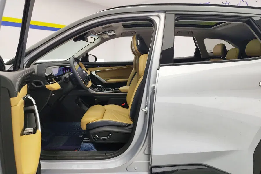 2023 Geely StarRay 2.0T 218HP L4 7DCT,autocango,china used car exporter,china ev exporter,chinese used car exporter,chinese used ev exporter