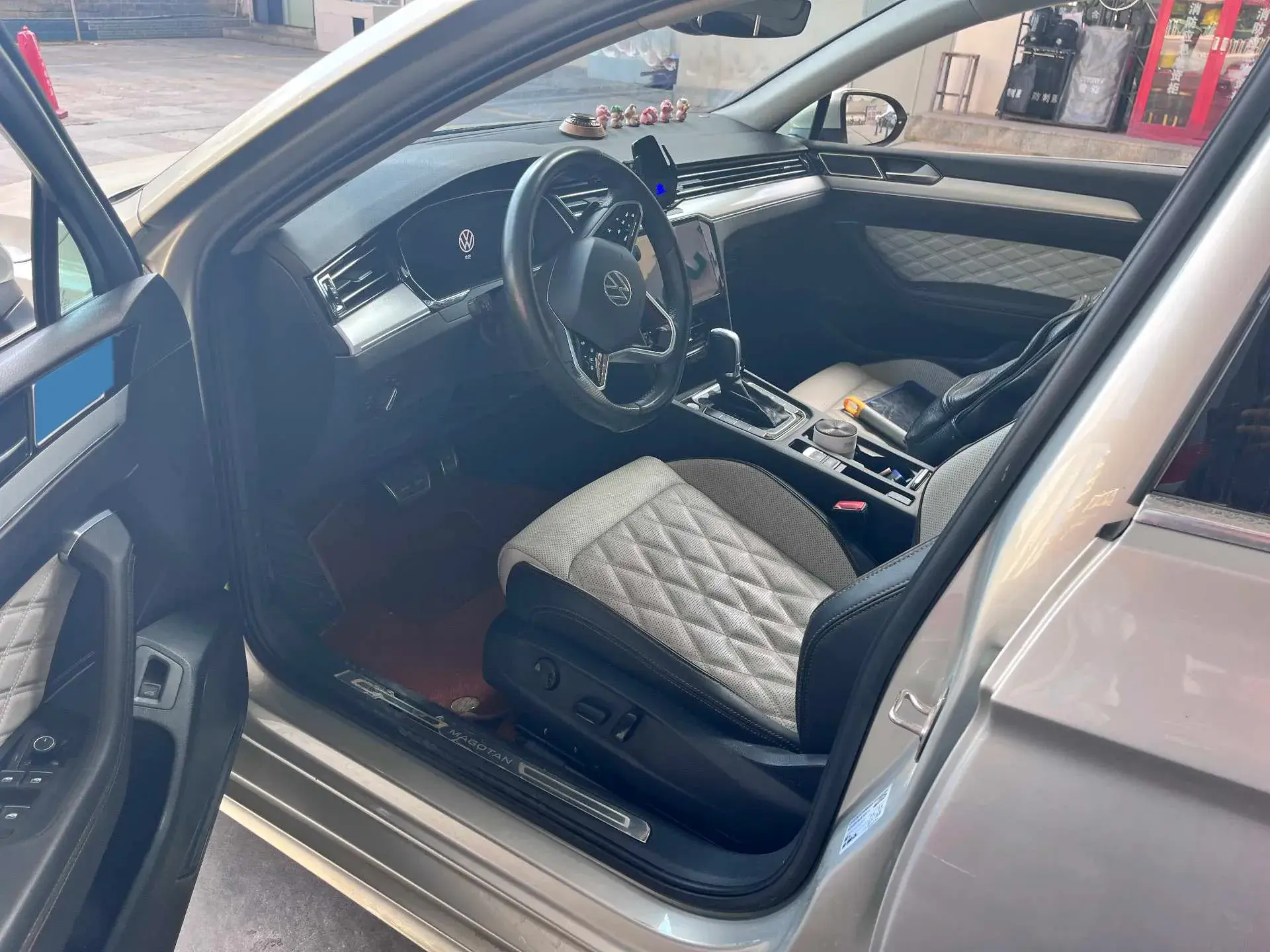 2023 VOLKSWAGEN MAGOTAN thumbnail 2