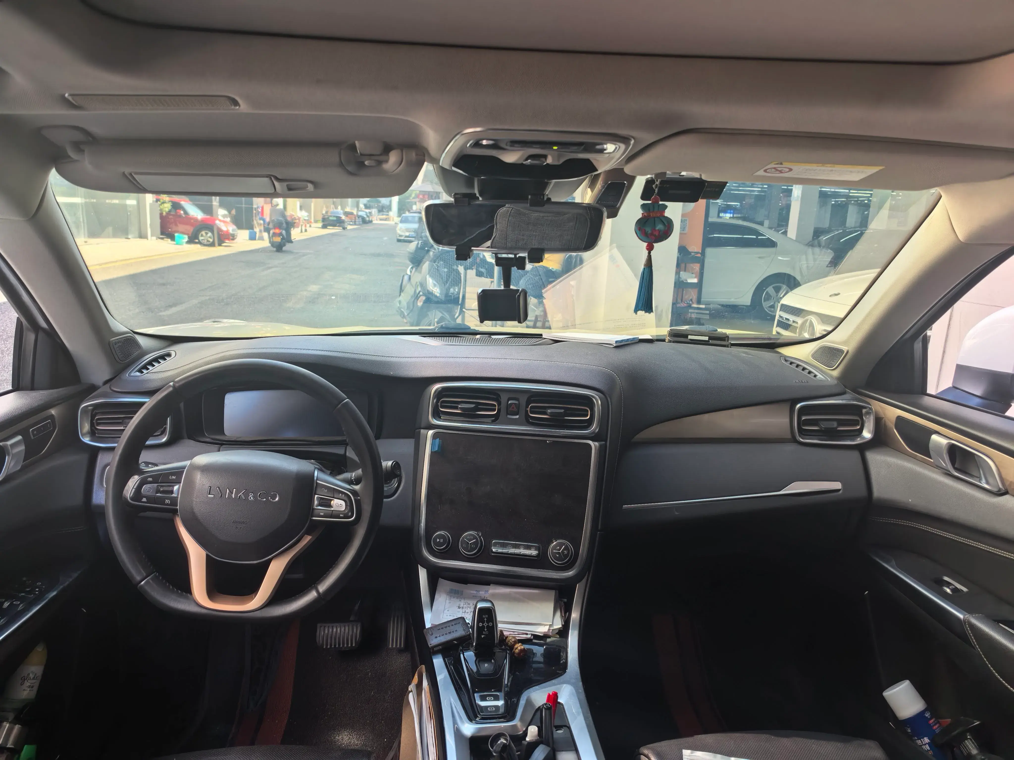 2019 LYNK&CO 01 thumbnail 2