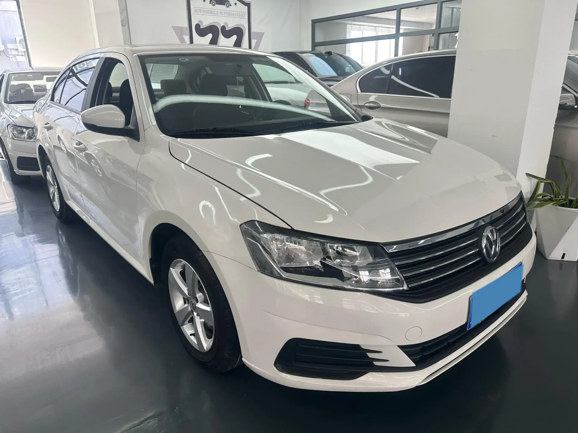 2019 VOLKSWAGEN LAVIDA thumbnail 3