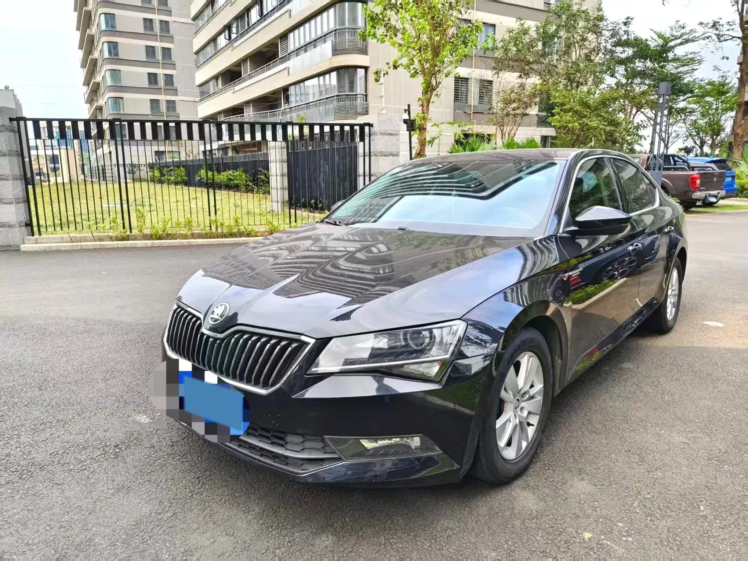 2016 SKODA SUPERB view 1