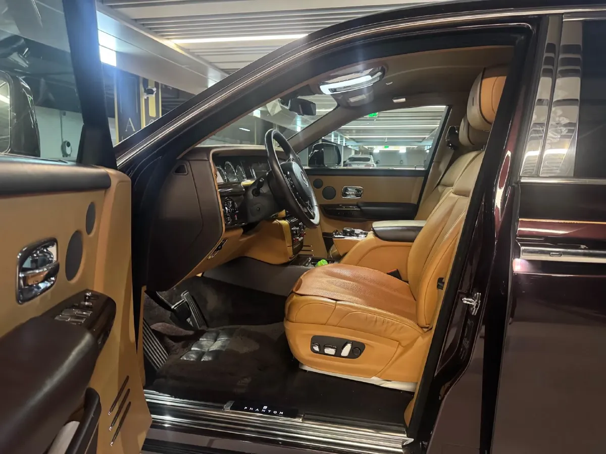 2018 Rolls-Royce Phantom 6.7T 571HP V12 8AT,autocango,china used car exporter,china ev exporter,chinese used car exporter,chinese used ev exporter