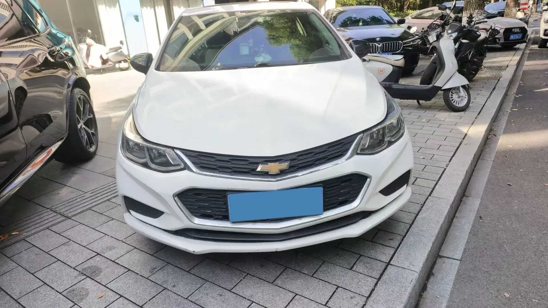 2018 CHEVROLET CRUZE thumbnail 2