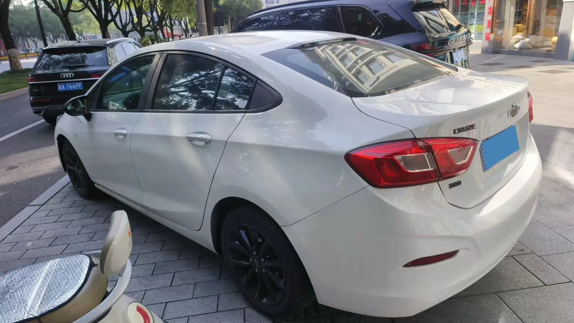 2018 CHEVROLET CRUZE thumbnail 4