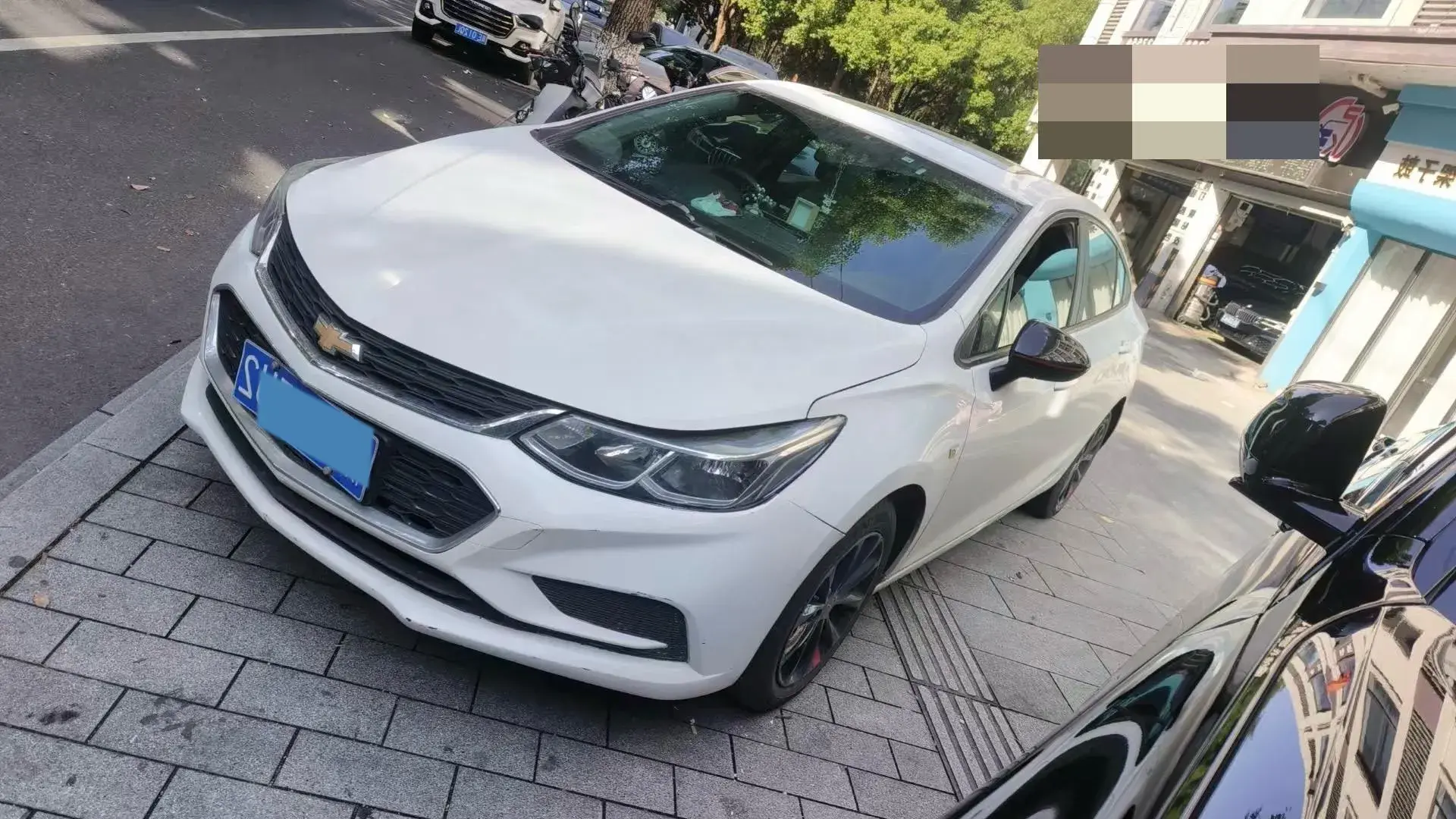 2018 CHEVROLET CRUZE view 1