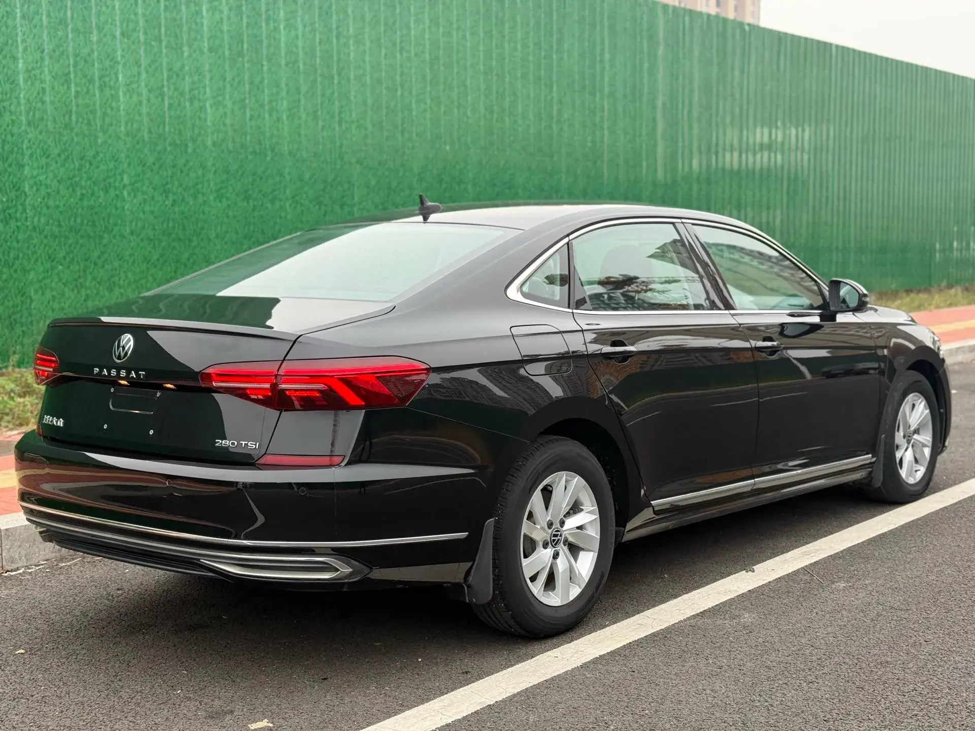 2020 VOLKSWAGEN PASSAT thumbnail 4