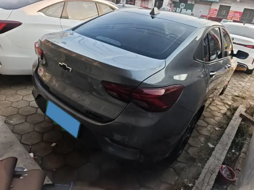 2020 CHEVROLET CAVALIER thumbnail 4