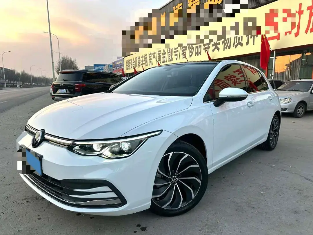2021 VOLKSWAGEN GOLF view 1