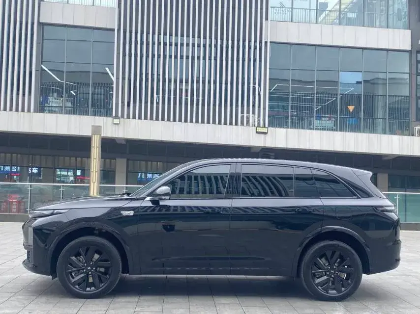 2023 LI L7 thumbnail 2