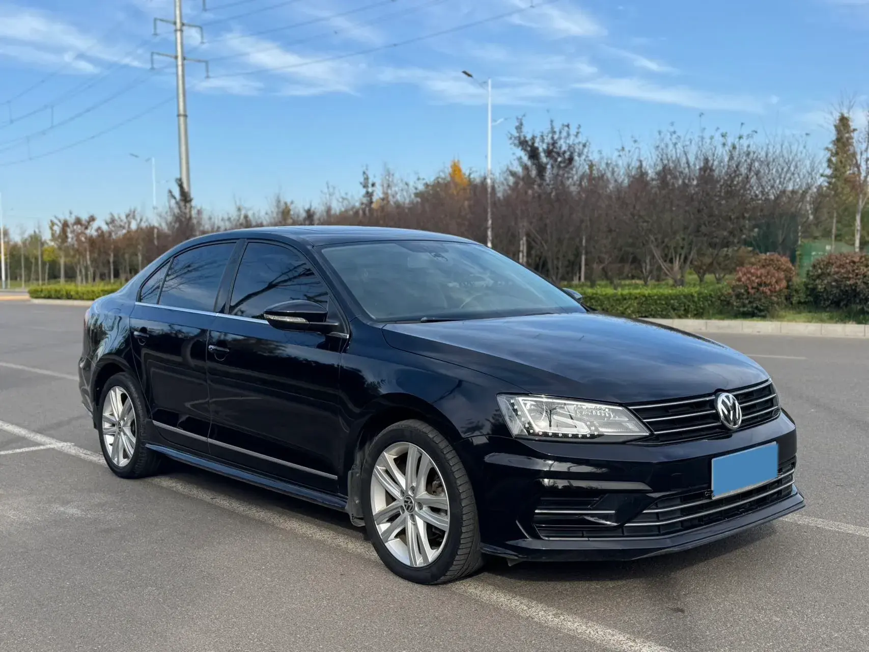 2018 VOLKSWAGEN SAGITAR thumbnail 3