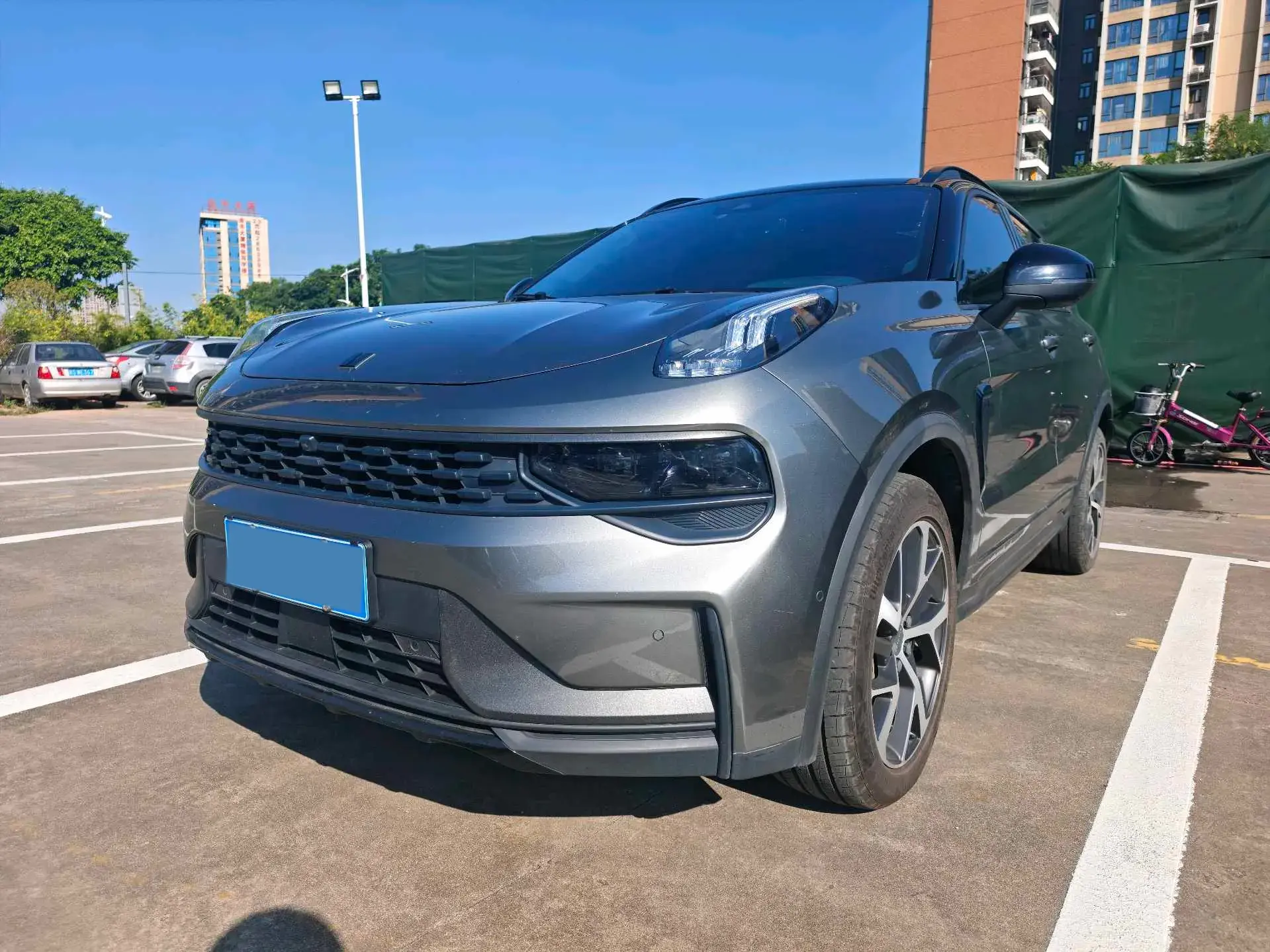 2021 LYNK&CO 01 view 1