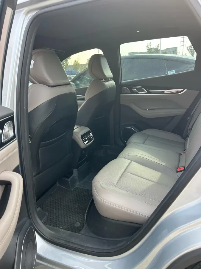 2025 Geely StarRay 1.5T 181HP L4 7DCT,autocango,china used car exporter,china ev exporter,chinese used car exporter,chinese used ev exporter