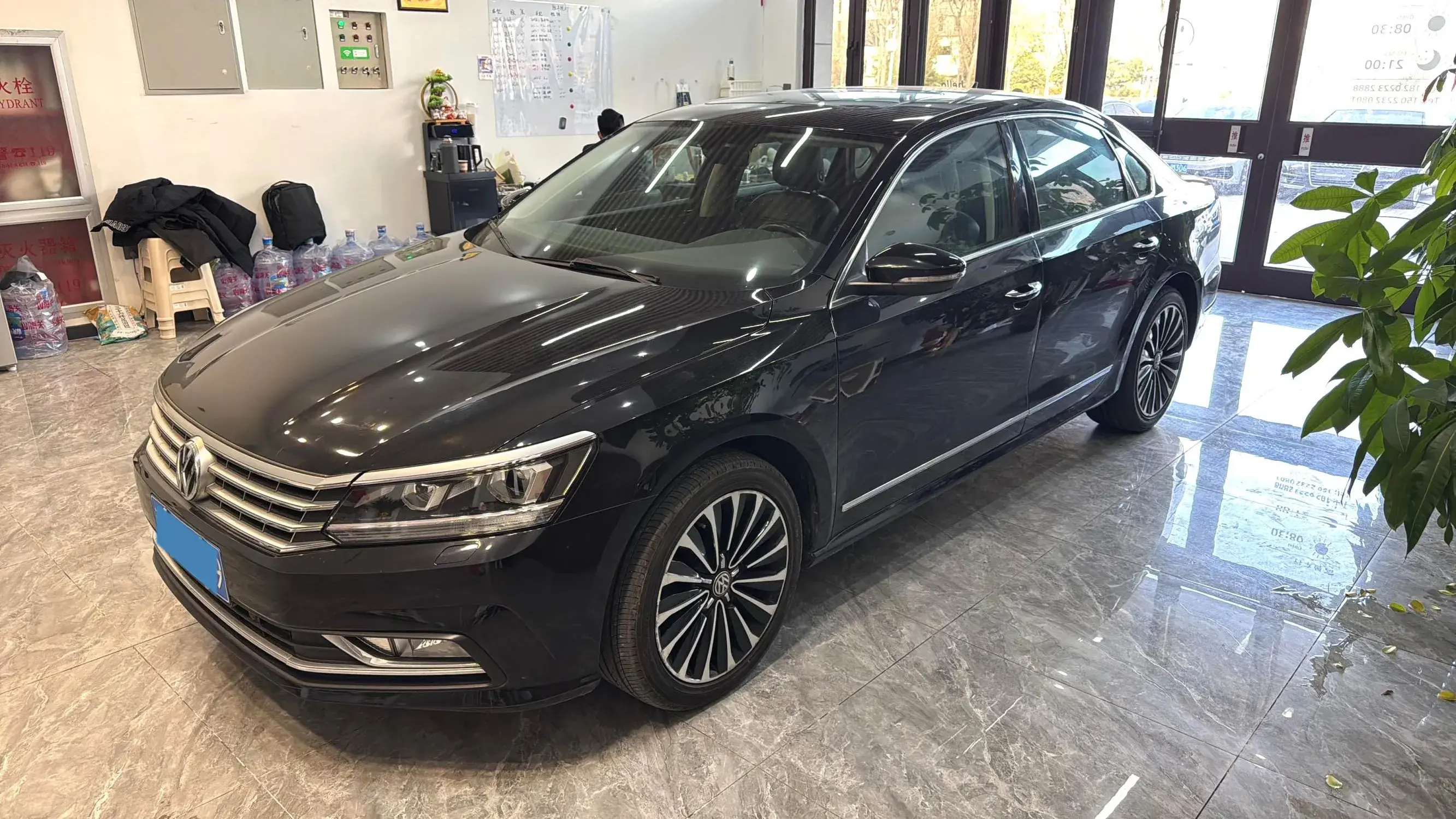 2017 VOLKSWAGEN PASSAT view 1
