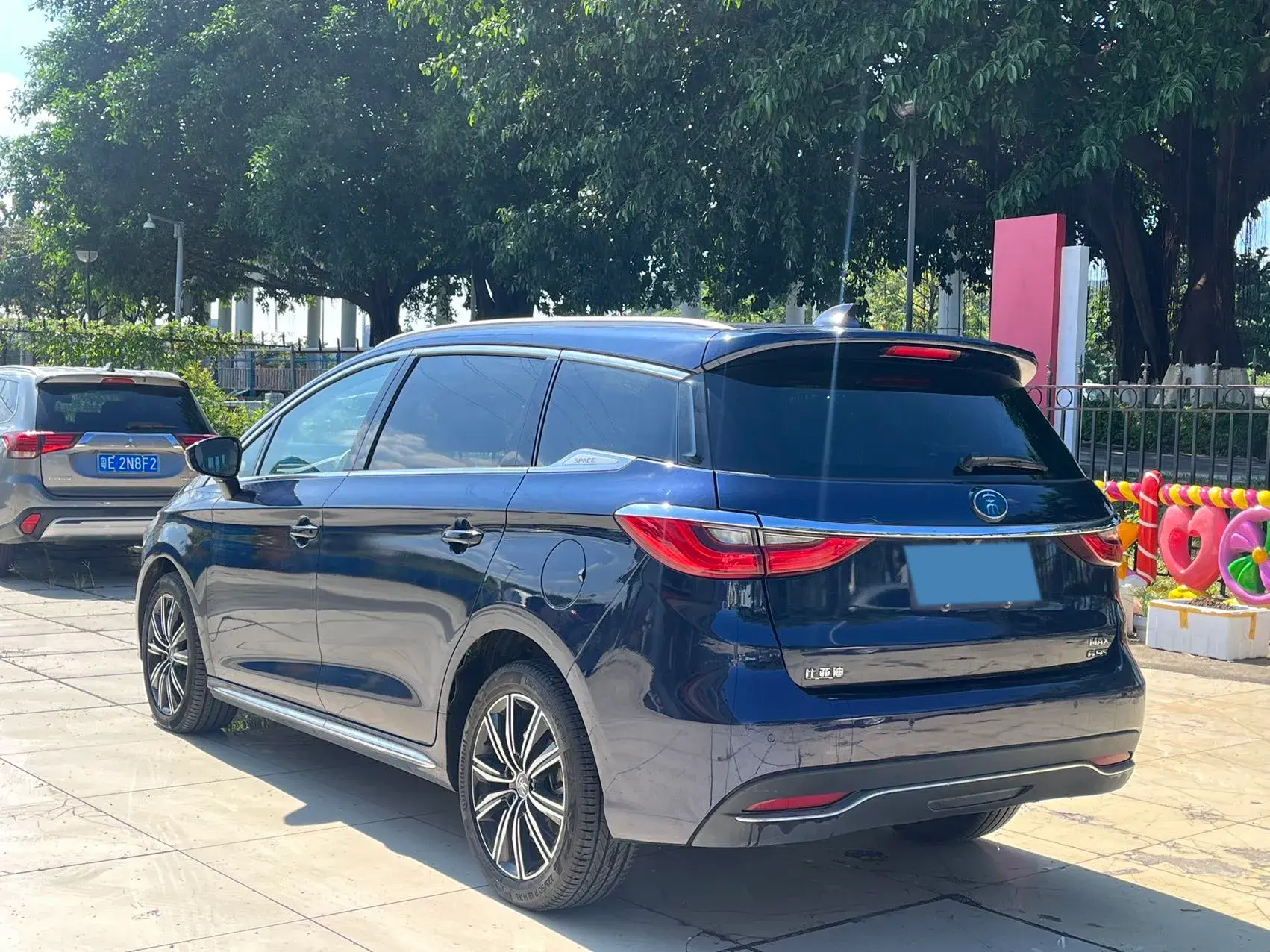 2019 BYD SONG thumbnail 4