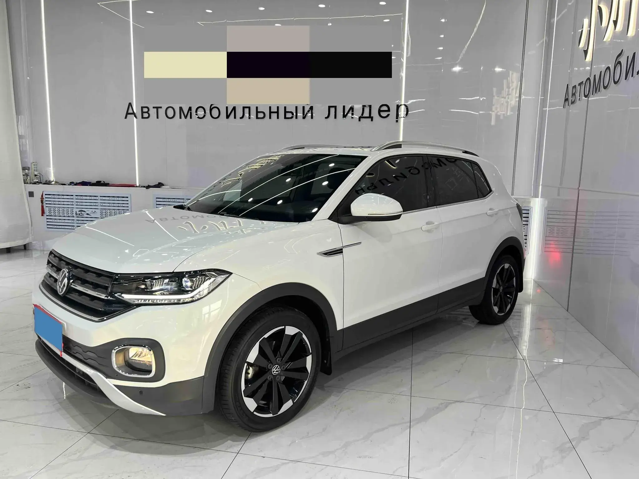 2021 VOLKSWAGEN TACQUA view 1