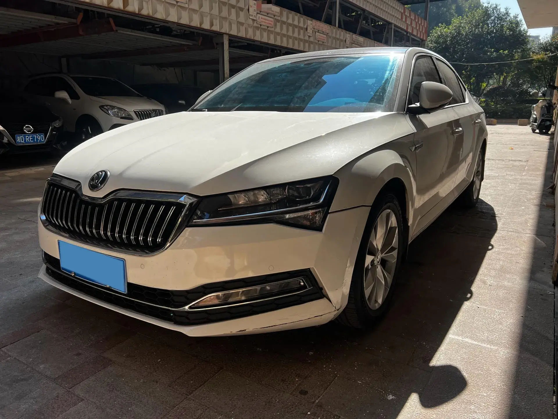 2019 SKODA SUPERB view 1