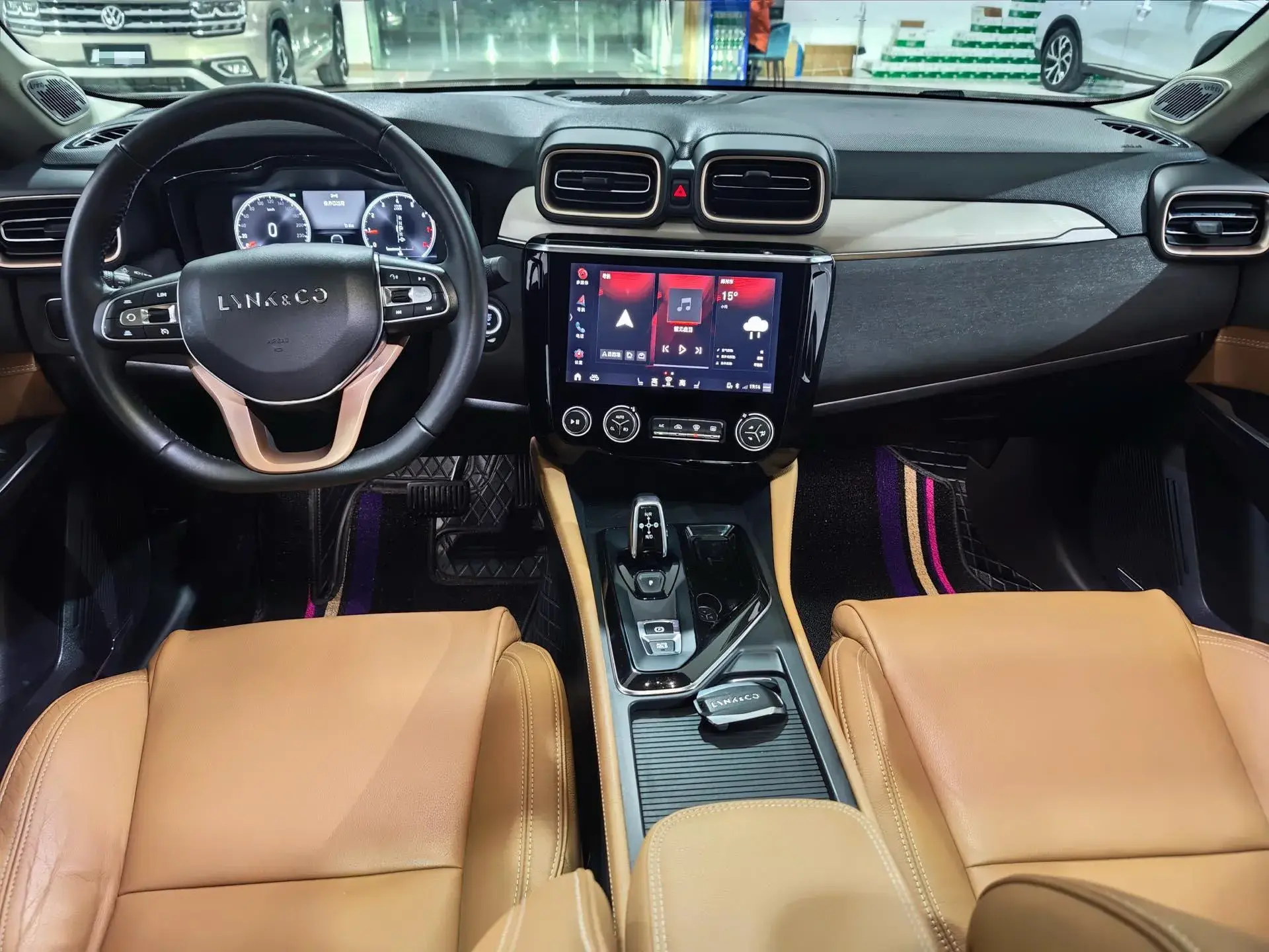 2019 LYNK&CO 03 thumbnail 3