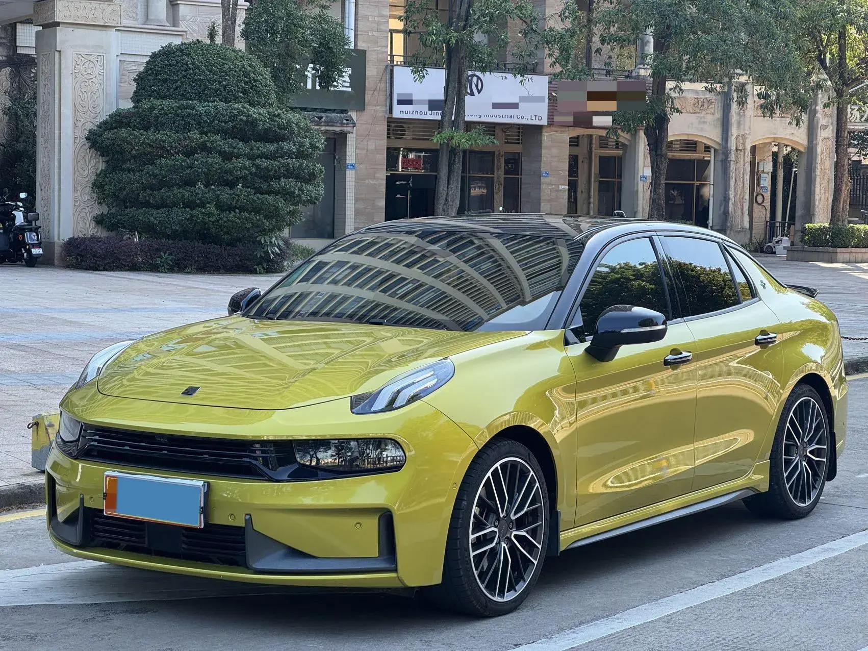 2020 LYNK&CO 03 view 1