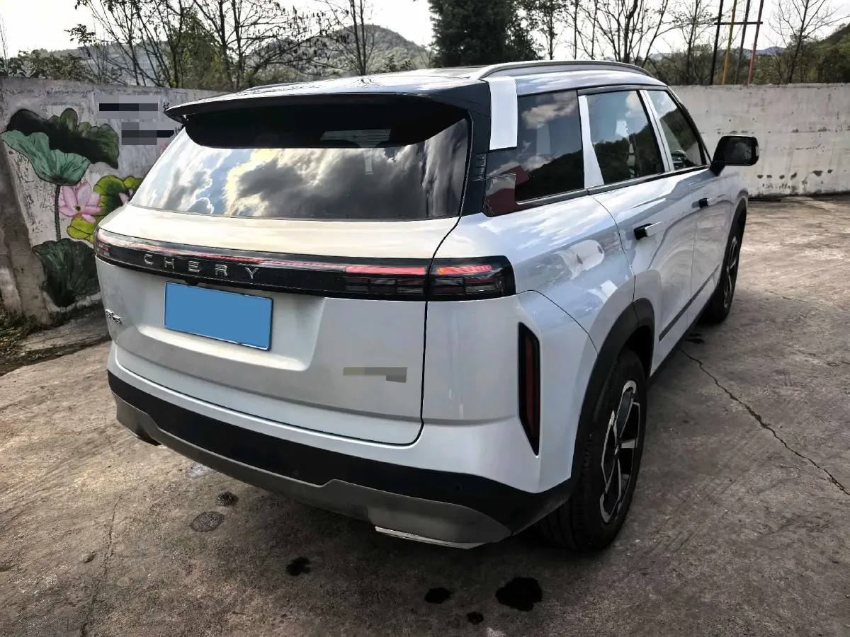 2025 Chery Exploration 06 1.6T 197HP L4 7DCT,autocango,china used car exporter,china ev exporter,chinese used car exporter,chinese used ev exporter