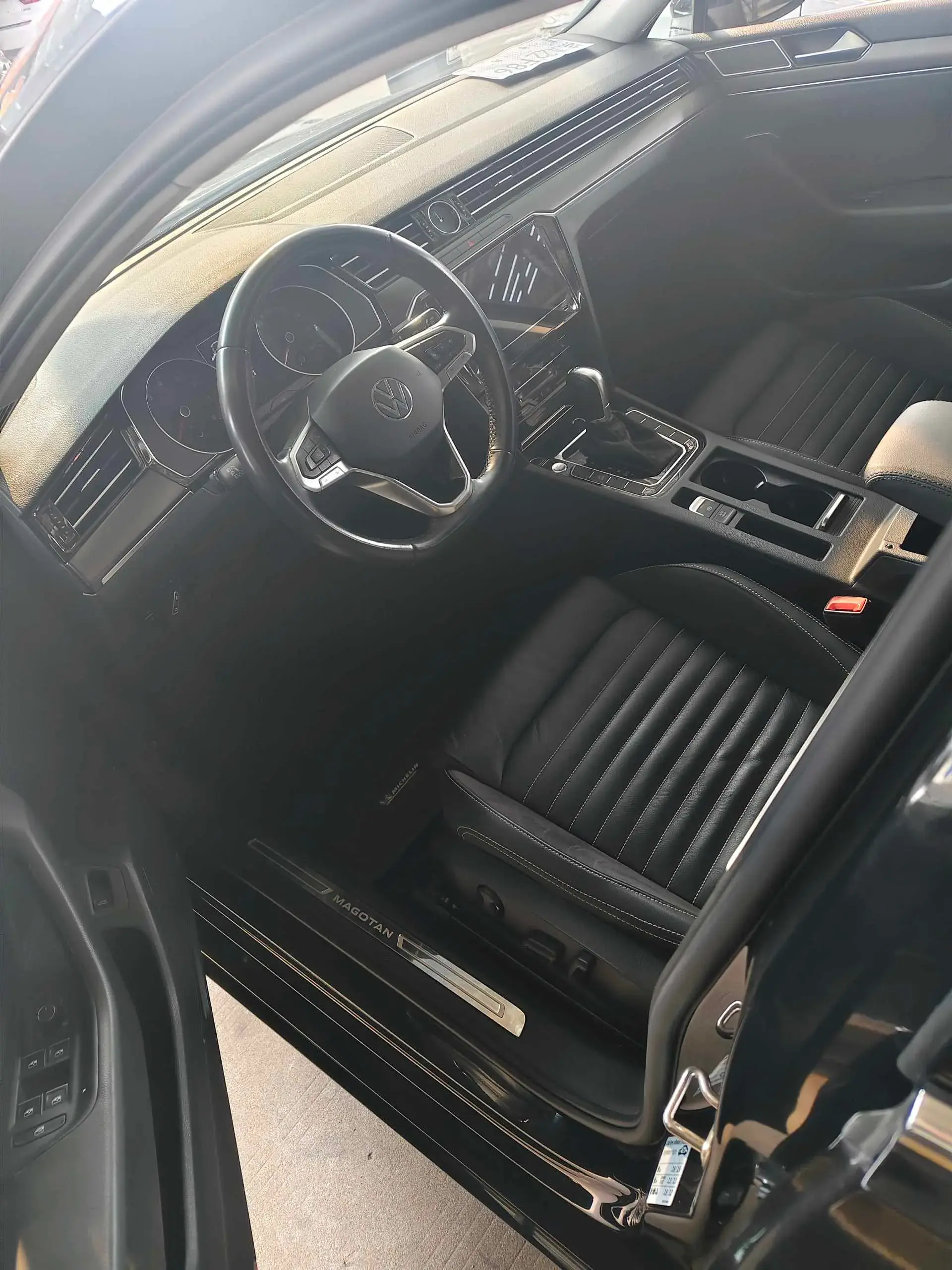 2020 VOLKSWAGEN MAGOTAN thumbnail 3