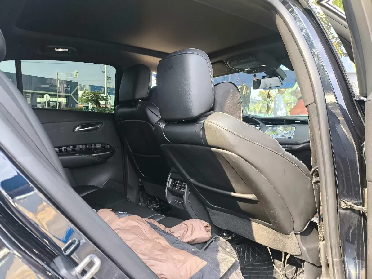 2021 Cadillac XT4 2.0T 237HP L4 9AT,autocango,china used car exporter,china ev exporter,chinese used car exporter,chinese used ev exporter