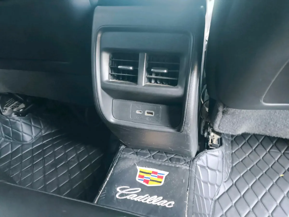 2021 Cadillac XT4 2.0T 237HP L4 9AT,autocango,china used car exporter,china ev exporter,chinese used car exporter,chinese used ev exporter