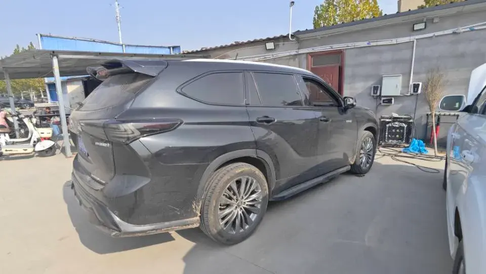 2022 TOYOTA HIGHLANDER thumbnail 3