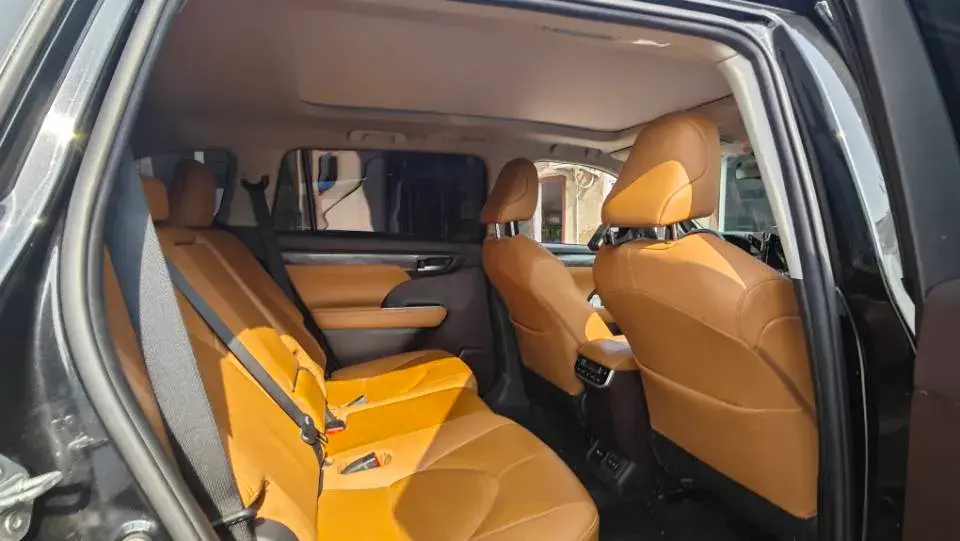 2022 TOYOTA HIGHLANDER thumbnail 4