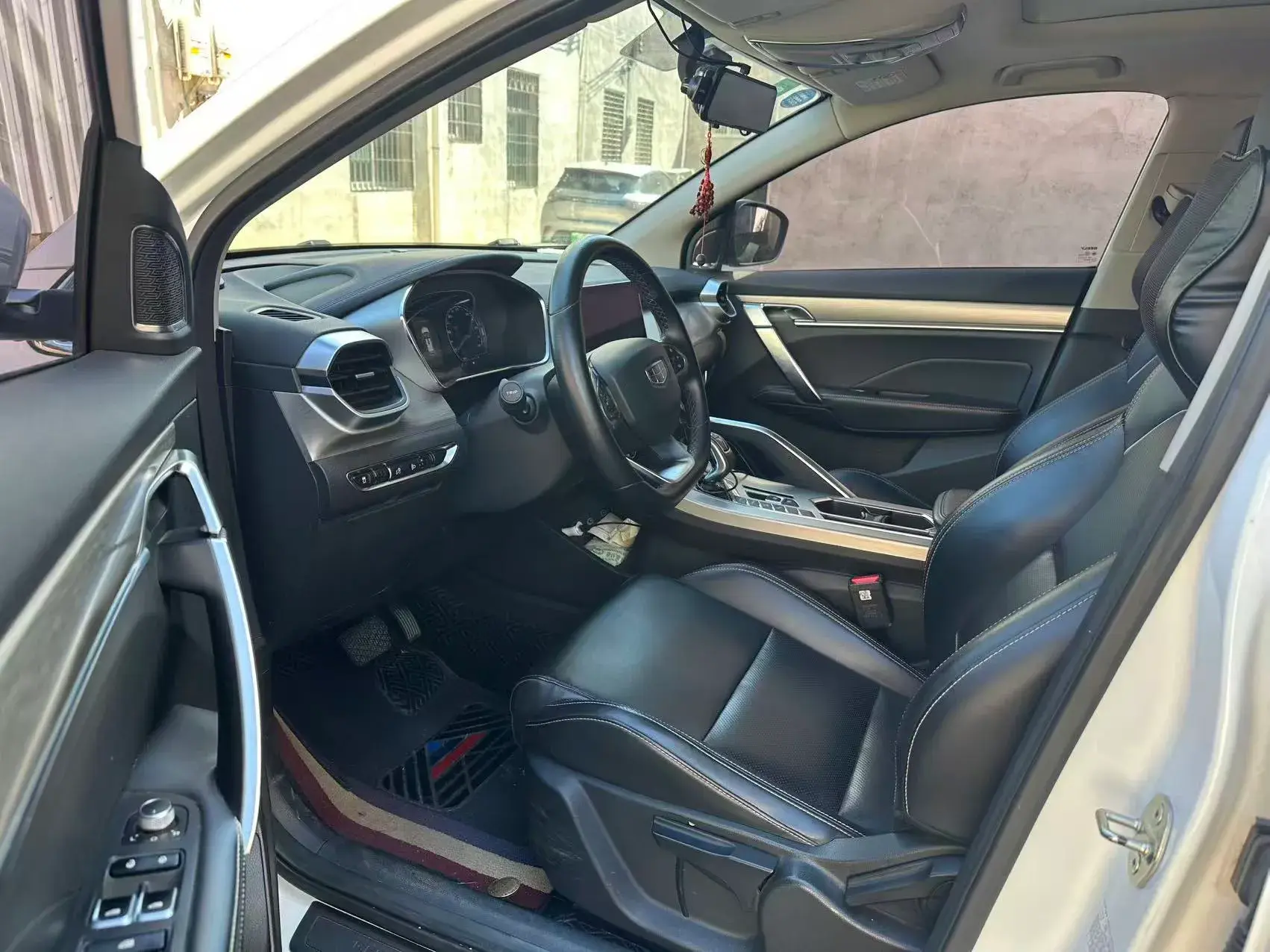 2019 GEELY COOLRAY thumbnail 4