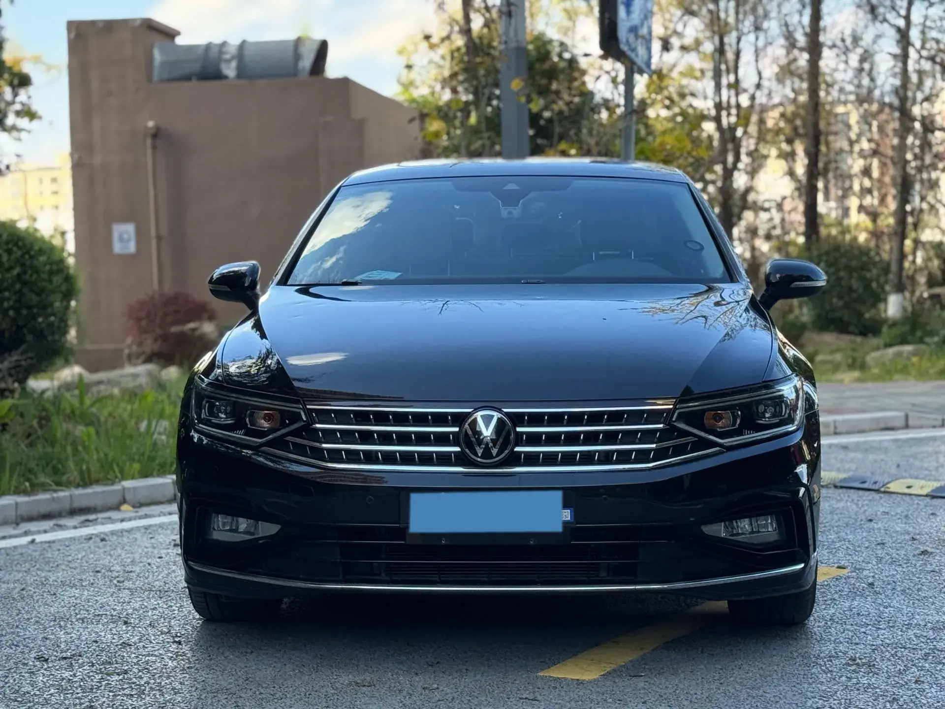 2023 VOLKSWAGEN MAGOTAN thumbnail 2