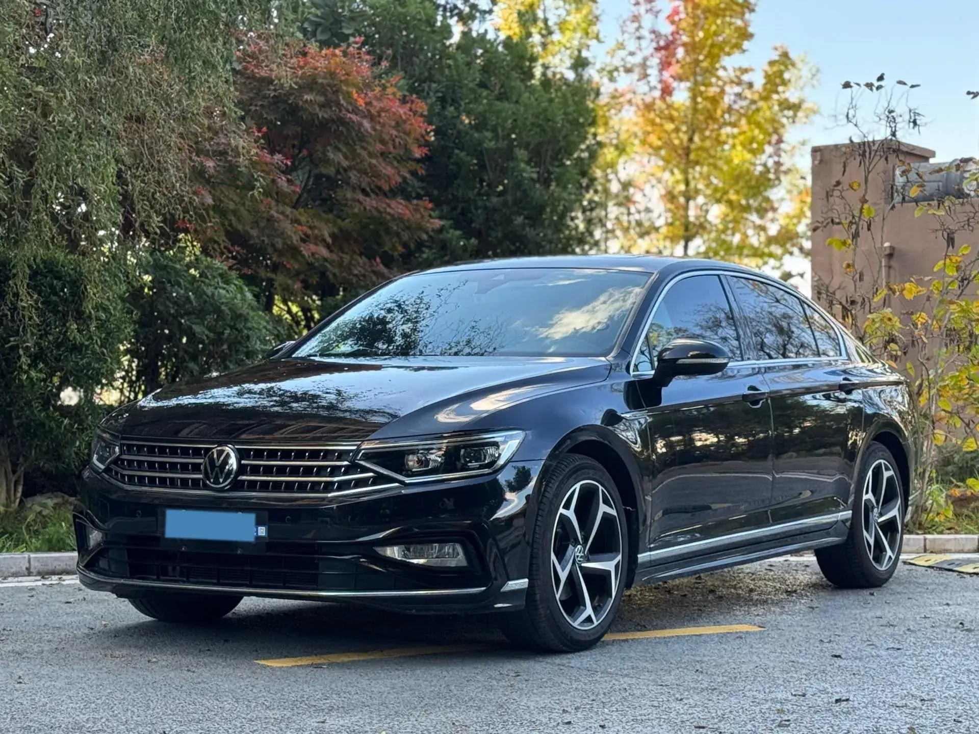 2023 VOLKSWAGEN MAGOTAN view 1