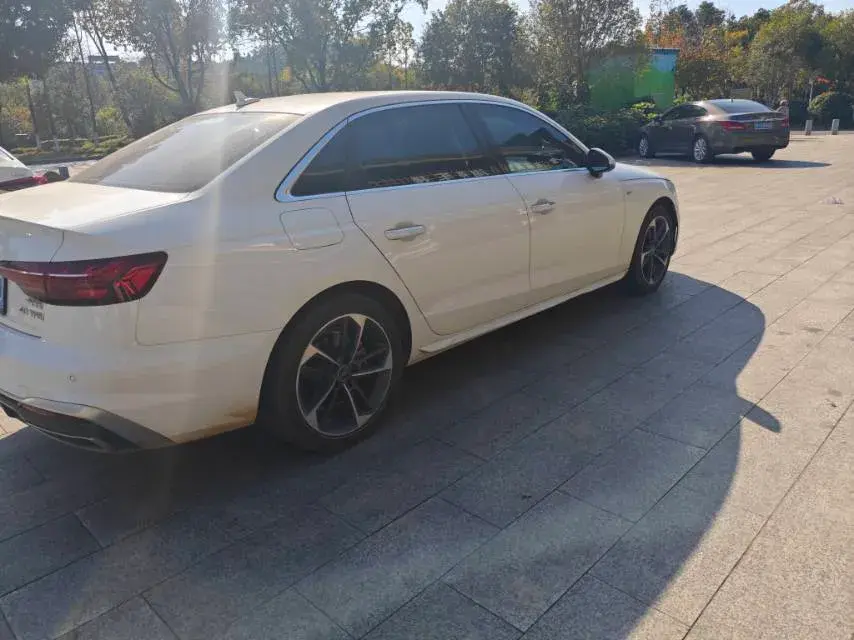 2023 AUDI A4L thumbnail 4
