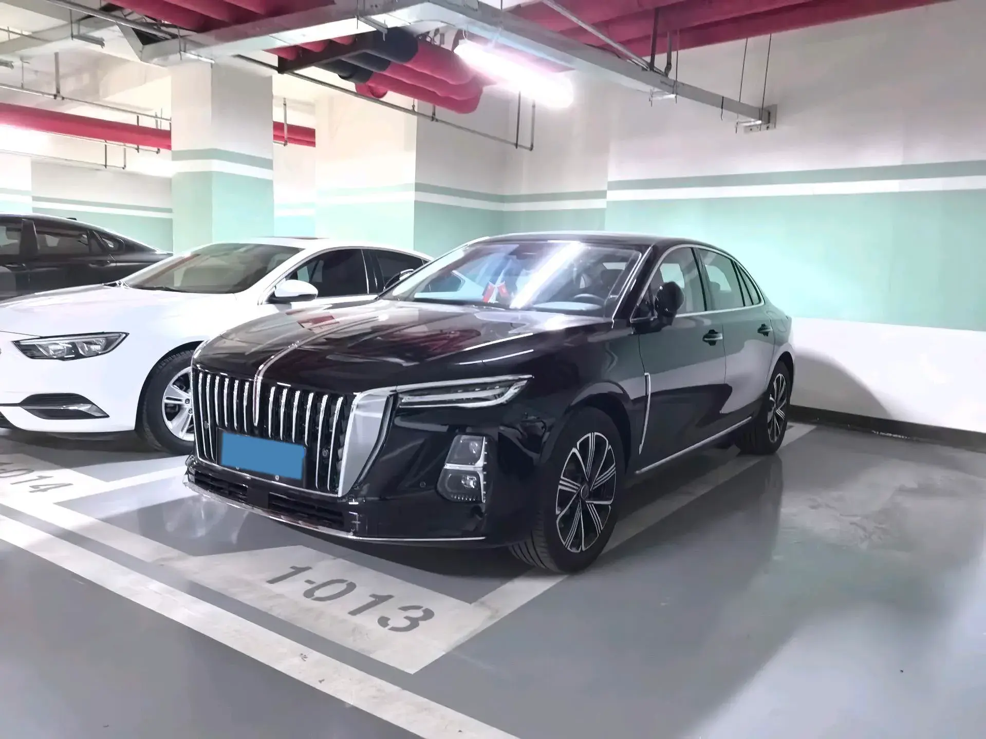 2025 HONGQI H5 view 1