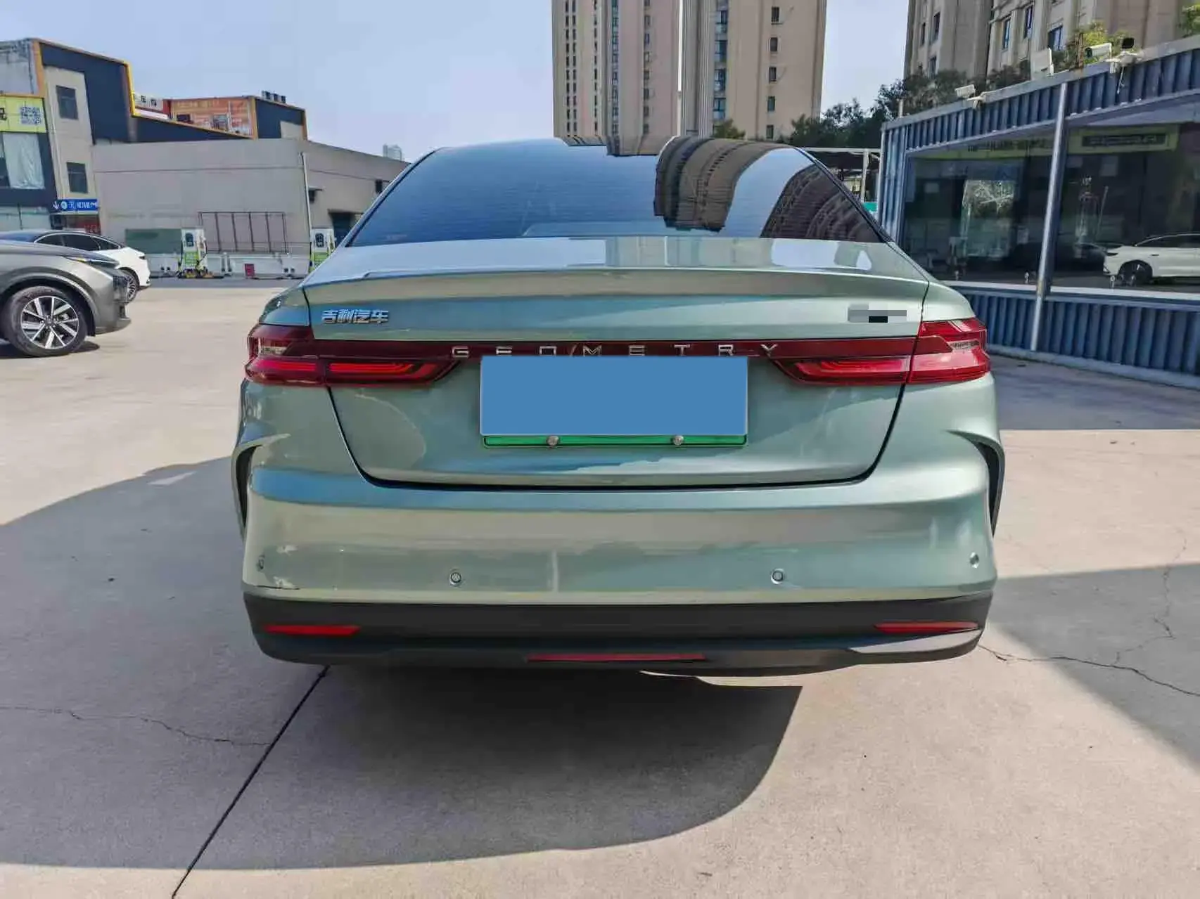 2022 GEOMETRY G6 thumbnail 4